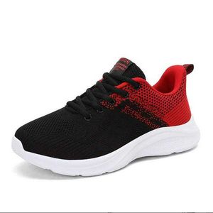 Red Women Buty Running Shoe 2021 Spring and Autumn Middle School Uczniowie lekkie oddychające, latające tkaninowe buty dla kobiet