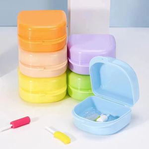 Maßgeschneiderte Zahnaufbewahrungsbox für die Größe der formtragenden Aufbewahrungsbox