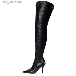 Stövlar Autumn/Winter 2023 New Paris Fashion Women's Lårskövlar pekade höga hälkövlar Sexig modevisning Party Knee Boots T230824