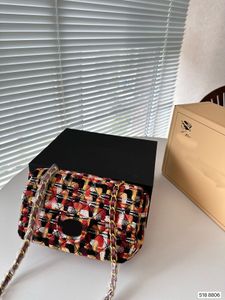 2023 Высококачественные женские сумочки дизайнерские сумки с мешками для плеча женская модная бренда официальные офисные сумки для мессенджера