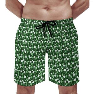 Shorts masculinos Green Shamrock Board St Patricks Day Vintage Beach Calças Curtas Personalizadas Esportes Fitness Quick Dry Natação Troncos Presente