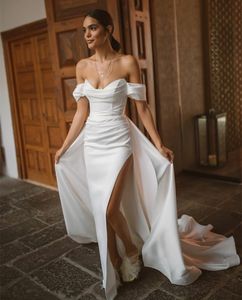 Vintage Long Crepe Off Shoulder Wedding Dresses Mermaid Ivory Pleats Buttons Back Sweep Train Bridal Gown Vestido de novia Women Dresses