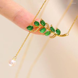 Kedjor naturliga Hetian Jade Leaf Formhänge Pearl Water Drop Tassel Halsband Elegant guldfärg Högkvalitativ kvinnors smycken