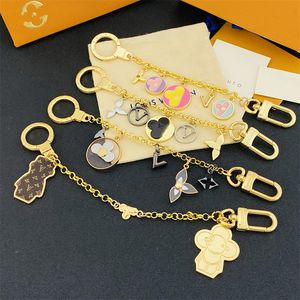 Keychain Old Flower Designer keyrings New Luxury Bag Car Pendant Keychain 18K Gold Love Lovers Keychain Fashion Handmade Accessories