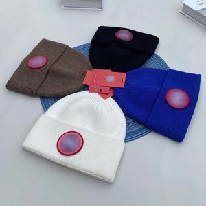 Designer Beanie Trendy Party Warm Knit Hat Red Logo Fashion Men and Women