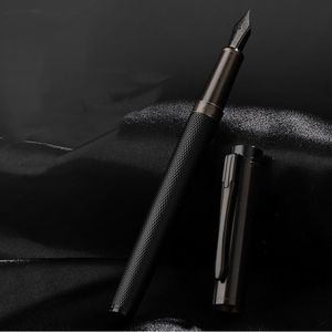 Fountain Pens Hero Black Forest Metal Fountain Pen Black Fine Nibb Vacker trädstruktur Utmärkt skrivande gåva PENT 230825