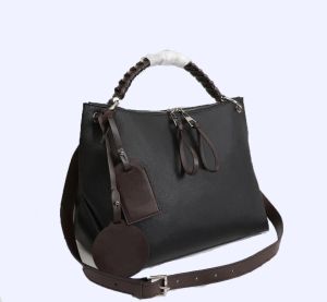 Topp 2023 modedesigner tygväska lyxiga kvinnors handväskor toppar kvalitet perforerade monogram mjuka läder crossbody väskor beaubourg hobo damer axel purses