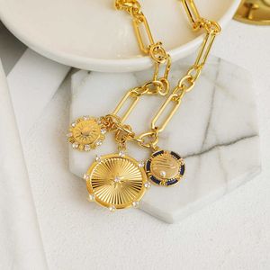 Pendant Necklaces Fashion Luxury Lucky Evil Eye Moon Hand Shape Zircon Necklace For Women Exquisite Clavicle Chain Wedding Party Jewelry Gift L230826