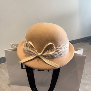 Kadın Tasarımcı Beralar Kış Soylu Kürklü Kapaklar Khaki Kashmere Şapkaları Sokak Moda Kahverengi Beret Bayanlar Günlük Zirve Kapağı Antummun Kova Şapkaları -6