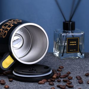 Vattenflaskor USB laddningsbar automatisk självrörande magnetisk mugg kreativ elektrisk smart mixer kaffemjölk blandning kopp vatten flaska 230825