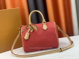 Borsa a tracolla da donna rossa di lusso con serrature di sicurezza Hardware Etichette per bagagli Etichette chiave Borsa grande casual in morbida pelle Borsa a tracolla moda Borsa a tracolla 6 colori Borsa a cuscino