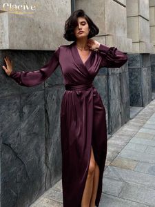 Grundläggande avslappnade klänningar Claceive Sexig Loose Purple Satin Midi Dress Elegant V-ringen långärmad spets slitsade kvinnor 2023 T230825