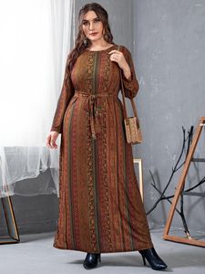 PLUS STORLEK klänningar 2023 Autumn Winter Women Long Sleeve Dress Retro Printing Vintage Belt Maxi Dubai Abayas Muslim