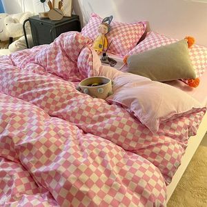 Sängkläder set nordiska rosa svart checkerboard täcke täcke med kudde fodral lakan barn flickor sängkläder set kung drottning tvilling kawaii 230825