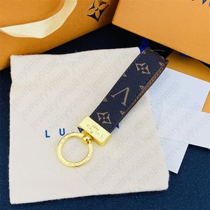 Designer Ornament Leather Keychain New Luxury Cars Bag Keychain Women 2023 Gold Love Gift Lover Keychains Fashion Versatile Lanyards for Key