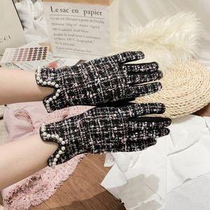 Fingerless Gloves Brand Women's Winter Plus Velvet Thicken Warm Touch Screen Elegant Pearl Full Finger Cycling Driving 230825