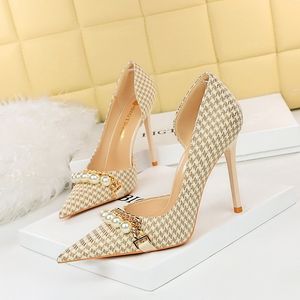 Neue Mode High Heels Kariert Flacher Mund Air Thousand Bird Plaid Perle Metallkette Super High Heels Einzelschuhgröße 34-43