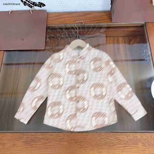 デザイナーベビーラペルシャツの絶妙な印刷デザインキッズトップサイズ120-160 cmファッション秋の服の子供ブラウス8月24日