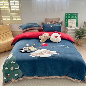 Set di biancheria da letto Set di cartoni animati ricamati con pupazzo di neve di Babbo Natale Copripiumino in pile di latte caldo Lenzuolo in velluto Regali di Natale per bambini