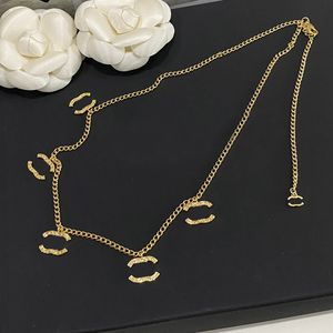 Stilista Argento Placcato Oro Collane con ciondolo Materiale in rame di fascia alta Marchio Lettera Maglie Catene Collana Gioielli da sposa Regalo