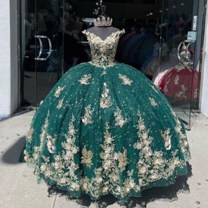 Emerald Green Quinceanera Dresses V-Neck Ball Gown Puffy Tulle Sweet 16 Dresses Applique 3DFlower Train Elegant Lace Prom Dress