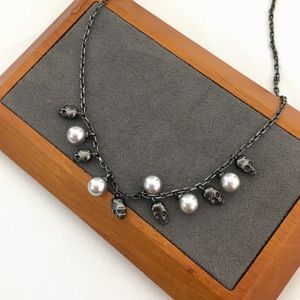 Nuovo design teschio nero donne pendenti di perle collana rivetto Cerchi per l'orecchio orecchino punk hip hop signore gioielli di design N01019