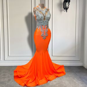 Lunghi abiti da ballo arancioni 2023 Stile sirena sexy aderente Ricamo in rilievo argento Spandex arancione Ragazza nera Abiti di gala di compleanno Robe De Soiree Customed