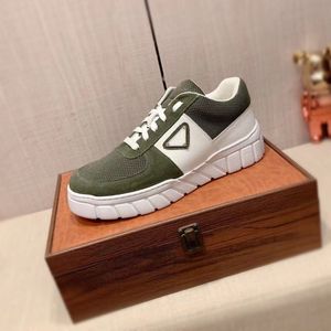 Design Triangle Casual Shoes Fashion White Black Serrated Rubber Foam Outsole Leather Sports Applique Tjocksoled Platform Sneakers Running Shoes Loafers 04