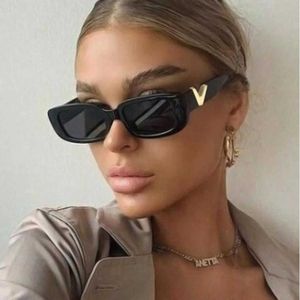 Retro Small Rectangle Women Designer V Sun Glasses Cat Eye Eye Ladies Shades Gafas
