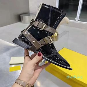 2023-Frauen hochwertige Stiefel Mode Buchstaben gedruckt Lackleder Verband abnehmbare Martin Boot Show Party Designer Schuhe weich