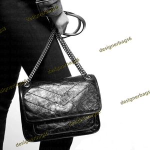 Large 28cm and Medium 25cm Shoulder Bags Unisex Messenger Bag Crinkled Vintage Leather Chain Cross Body Black White Magnetic Snap Closure Big Capacity designer