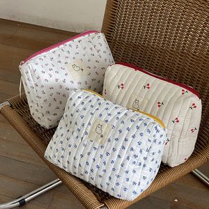 Waist Bags Korean Quilted Makeup Bag For Women Cosmetic Storage Portable Toiletry Female Beauty Case Cotton Floral Pouch 230826