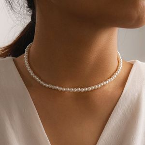 Trend Elegant White Imitation Pearl Beads Choker CLAVICLE CHAIN ​​NECKLACE FÖR KVINNA BRUKSMELYHOKER COLLS POOSHITAL YMN021
