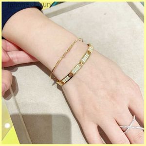 Mens 여성을위한 패션 디자이너 팔찌 Full Diamond Gold Letter F Bracelets 선물 여성 고급 러브 브레이슬릿 보석 21090902r