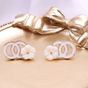 Projektantka biżuteria Kobiety stadningi Letter Lett Flower Felfring Luksus 18K złota kolczyki Akcesoria uwielbia prezent 20 styl stylu