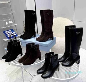 Designer-Schuhe Damen-Stiefel, einteilig, glänzend, Kampfschuhe, Nylon-Helf, für den Außenbereich, dicke Sohle, mittellange Wildlederstiefel, 35–42