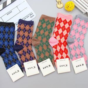 Kvinnors strumpor kvinnestrumpa för besättning bomull sox koreansk mjuk kawaii hosiery höst vinter vintage diamant casual damer strumpor