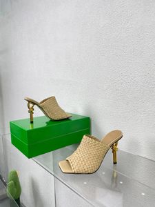 2023 Designer-Damen-Sandalen mit hohen Absätzen, gestrickte Sommerschuhe mit gedrehtem Absatz, Mode, 10 cm Absatz, Riemen vorne und hinten, echtes Leder, Größe 35–42