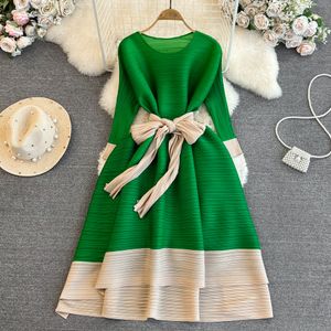 Vestidos casuais básicos verão estilo doce dobra rendas contraste cor manga longa cintura alta a linha o-pescoço vestido feminino outono novos vestidos 2024