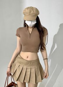 여자 T 셔츠 2023 여름 패션 기질 매운 소녀 스탠드 목 반점 반점 단색 짧은 소매 티셔츠 탑 V672