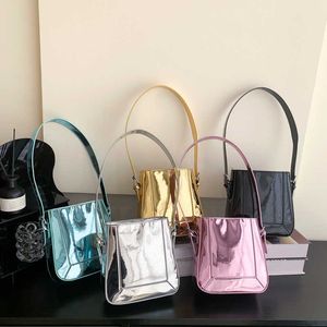 Modne patentowe skórzane torby na ramię dla kobiet 2023 NOWOŚĆ LETNE TORBA PÓŁKI Luksusowe torebki i torebki