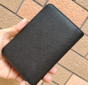 2023 Classic Fashion Pu Coating Passport Holder Card Card Car Class Classic Black Luxury Bag Derser Horser Case VIP -подарок