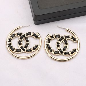 20 Style Earrings Designer for Woman Brand Brand Leather Hoop أقراط فاخرة 18 كيلو آرانج إكسسوارات المجوهرات الهدية