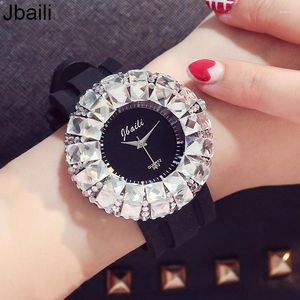 Zegarek na rękę mody damski zegarek lśniący Blingbling Crystal Quartz ogląda kobiety silikonowe zespoły swobodne damki renogio feminino