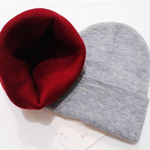 5 Stück Herbst Winter Mann Mütze schwarz grauCoole Mode Hüte Frau Strickmütze Unisex warme Mütze klassische Mütze Marke Strickmütze 7 Farben Schwarz Rot Weiß Grau