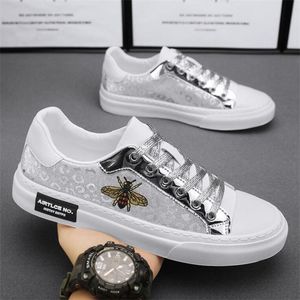 2023 New Style Luxury Brand High Quality Embroidered Bee Men Casual Shoes New Autumn Women Shoes Fashion Lace-Up Men Walking Shoes