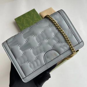 Designer Shoulder Bag Den senaste handväskemodemärket Classic Small Tube Package Kedjepaketet 030190