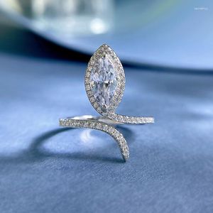 Klaster Pierścienie Marquise Cut Moissanite Diamond Ring Real 925 Srebrny Party Wedding Pround For Women Men Men Bejdia zaręczynowy
