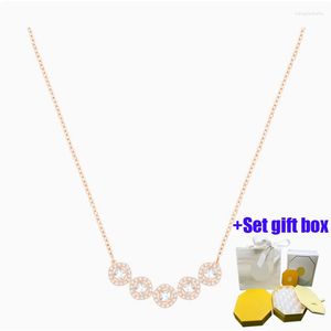 Chains Fashionable And Charming Five Round Diamond Collar Chain Jewelry Necklace Suitable For Beautiful Women To Wear