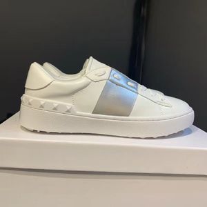 Män kvinnor öppnar sneaker casual skor vita svarta röda tränare klänning sko berömda paris läder andas öppen för achange låga sportsneakers med låda